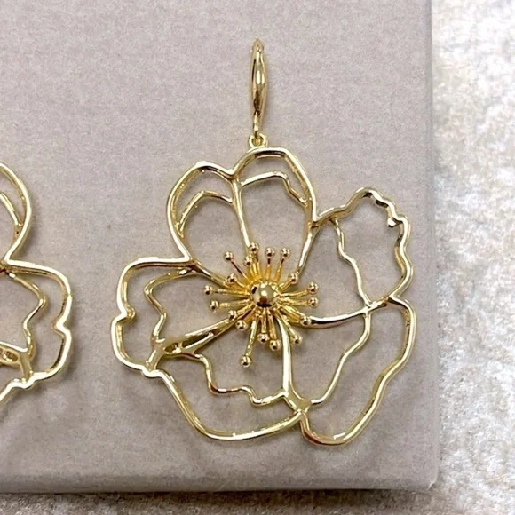 Brand New BaubleBar Gold Tone Oversized Flower Floral Blossom Drop Earrings - Picture 5 of 11
